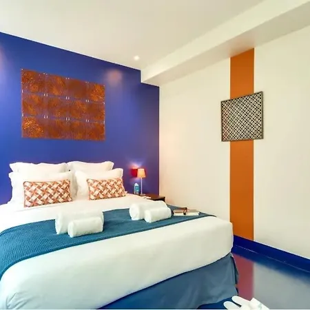 Modern & Colourful 3bd For 9 Guests In Le Marais! דירה פריז