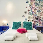 Modern & Colourful 3bd For 9 Guests In Le Marais! * Párizs