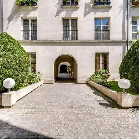 Modern & Colourful 3bd For 9 Guests In Le Marais! Apartman Párizs